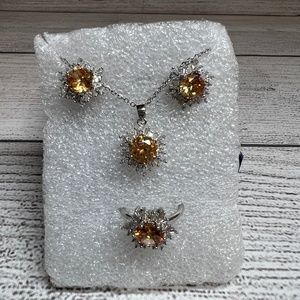 Simulated White and Champagne Diamond Set (149)